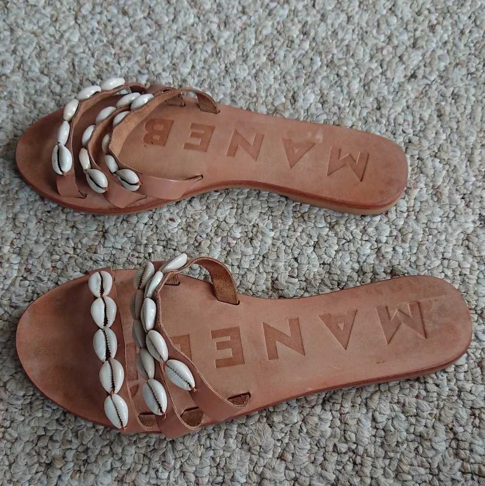 Manebí 'Ibiza' full grain leather and shells slides size 6.5
